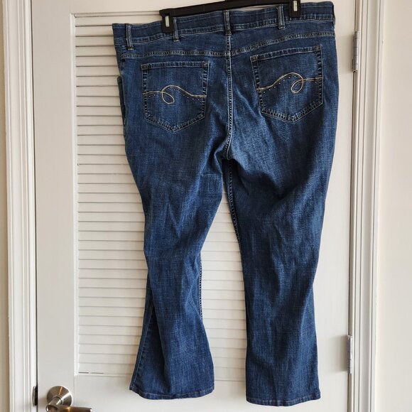 Seven7 Bombshell Bootcut Jeans in London Wash, 22W Petite - Picture 6 of 14